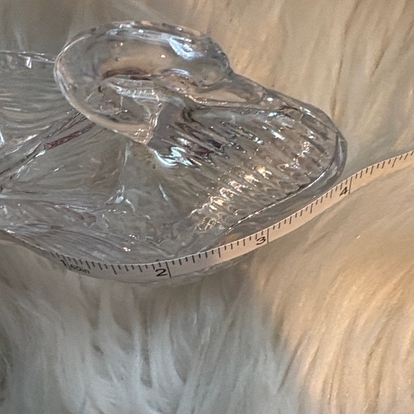 Elegant Glass Swan Figurine - Picture 9 of 10